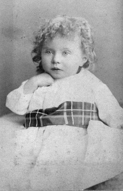 resized_redvelvet_p11C=Elsa Webster Rudolphy.jpg